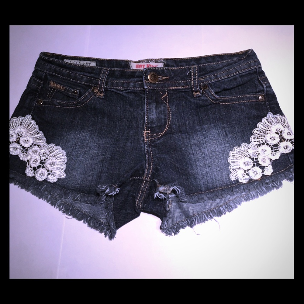 Hot Kiss Shorts, Sz 7, With Lace Appliqué Pattern